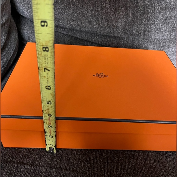 Hermes box (Authentic, bought from Paris early this year 2024) - Picture 5 of 8